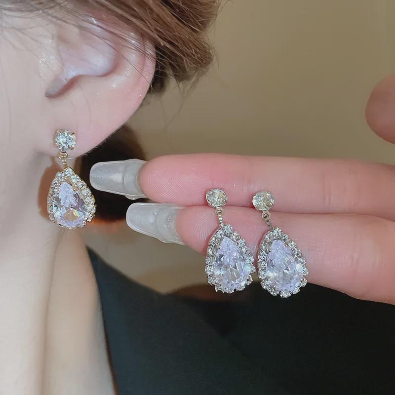Light Luxury Zircon Drop Earrings & Diamond-Inlaid Clavicle Necklace Set for Women – High-End, Niche Style