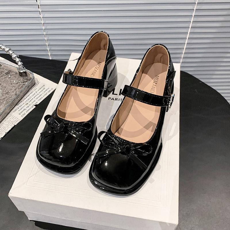 In the summer of 2025, the new Korean version with skirt, light mouth fashion, single shoes with thick heels, casual Mary Jane shoes for women