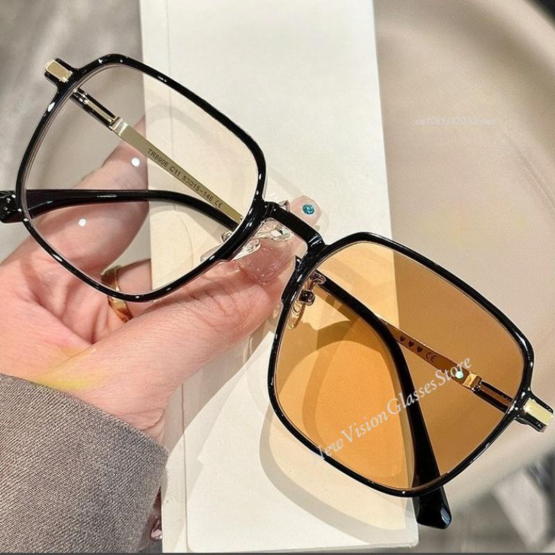 Trendy Square Photochromic Sunglasses Anti Blue Light Glasses for Women Unisex Outdoor Discoloration Eyewear