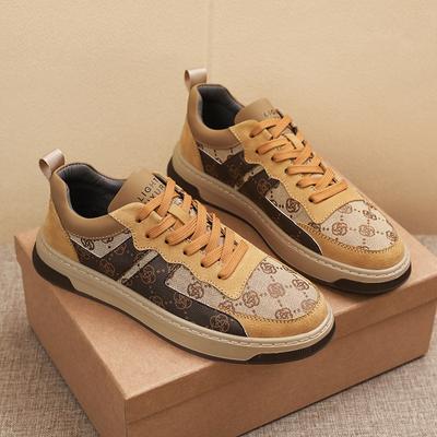 European New Shoes for Men Leather Casual Shoes Trend Print Flat Skateboard Shoes Youth Fashion Lace-up Sneaker