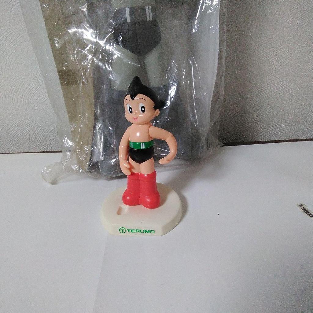 [USED] Astro Boy Monochrome Figure with Stand and Terumo Atom