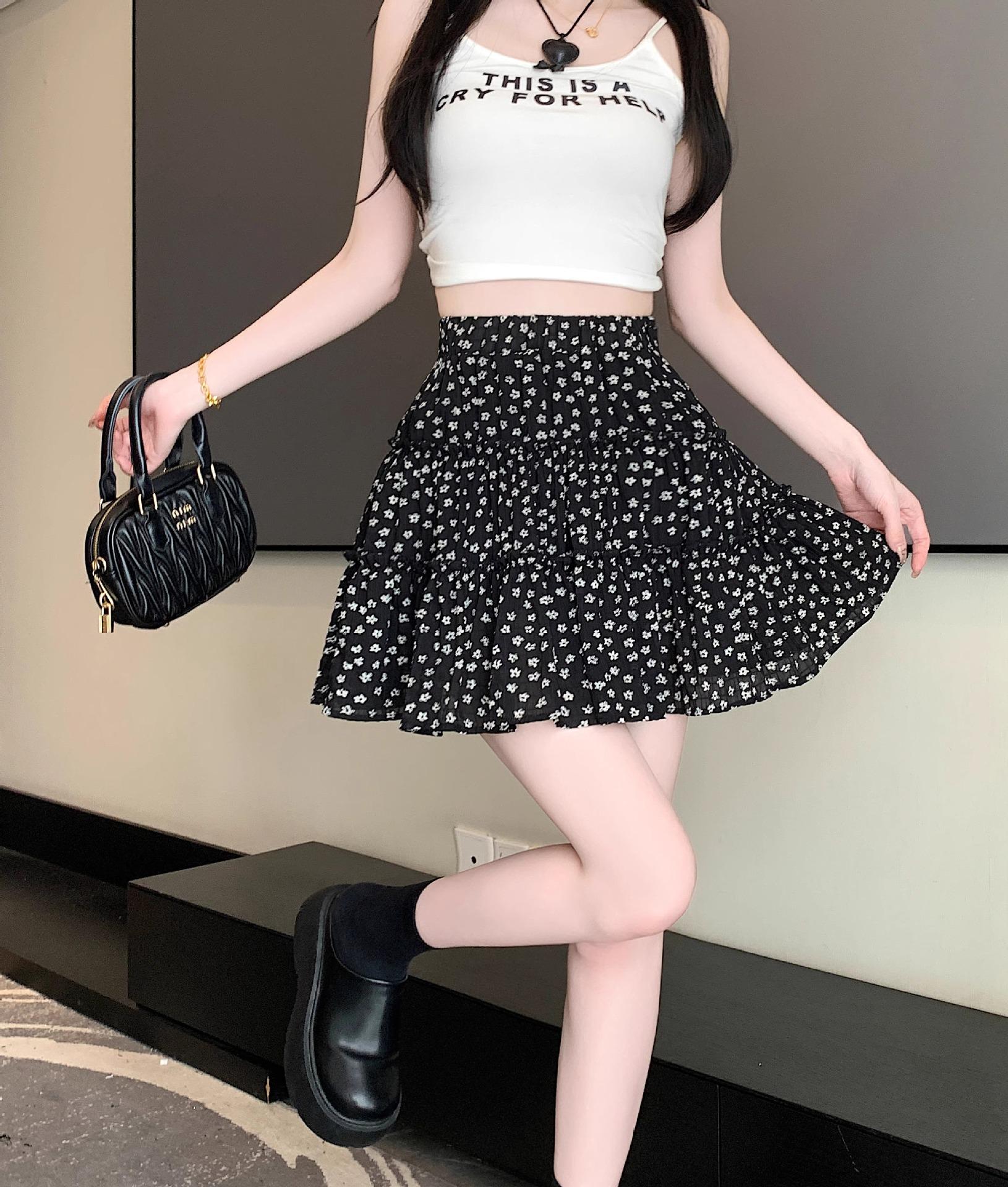 

Маленькая черная юбка А-силуэта с цветочным принтом и высокой талией - Летний миди-дизайн 2025 4XL