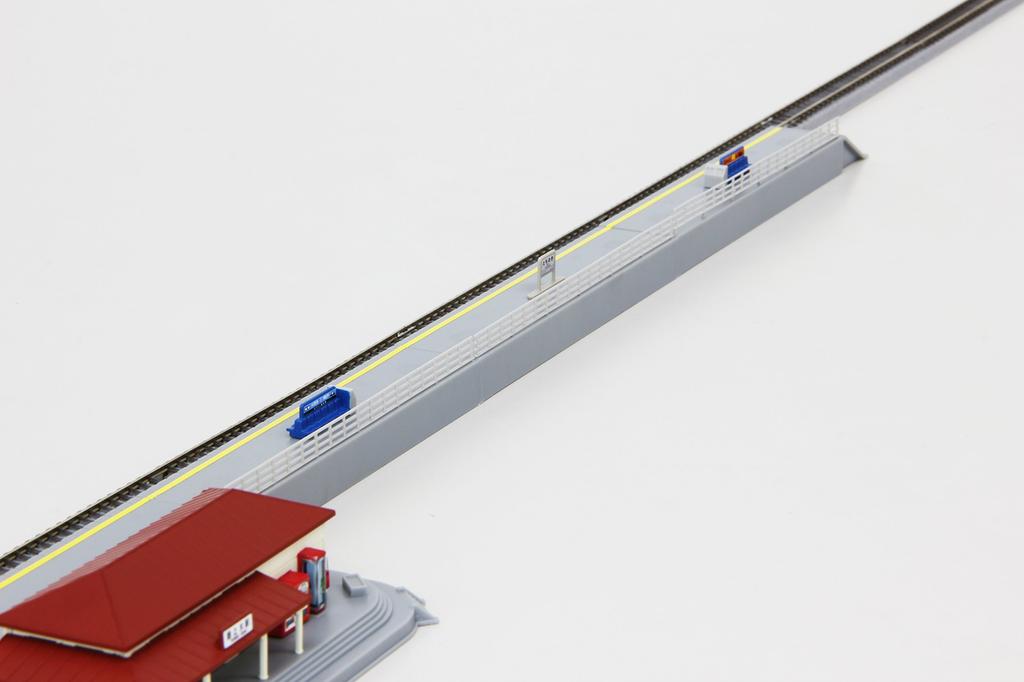 Rokuhan Z Gauge S048 Opposing Platform Set