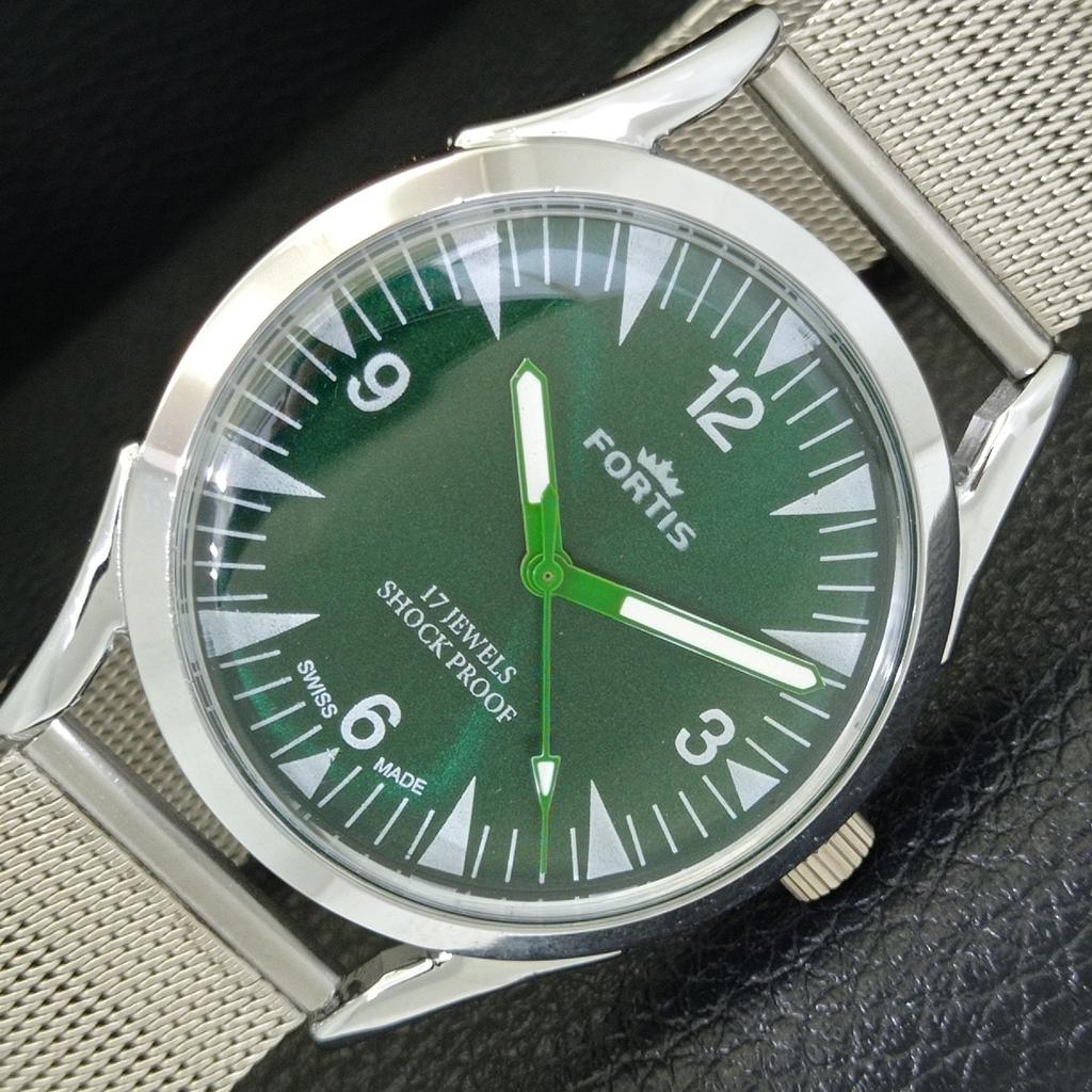 

REFURBISHED VINTAGE HAND-WINDING SWISS MENS GREEN COLOR DIAL WATCH a701000-5 R205a-a701000