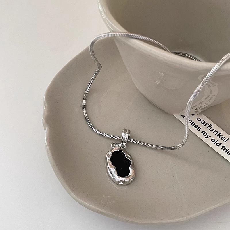 Stylish Colorfast Snake Chain Pendant Necklace for Women & Men