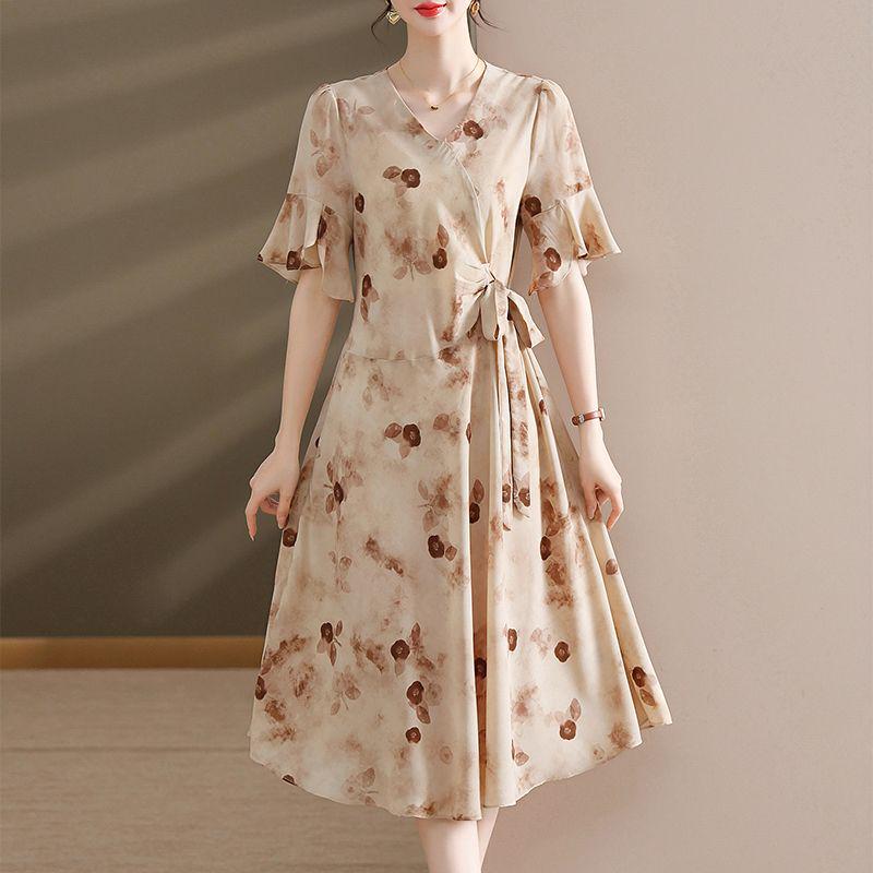 Sophisticated Summer Dress for Middle-aged Women - Waist-cinching, Mid-length Printed Style