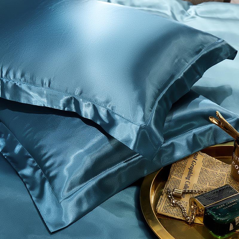 Luxurious Mulberry Silk Pillowcase - Soft, Breathable, Smooth, and Beauty-Enhancing High-Value Pillow Cover.