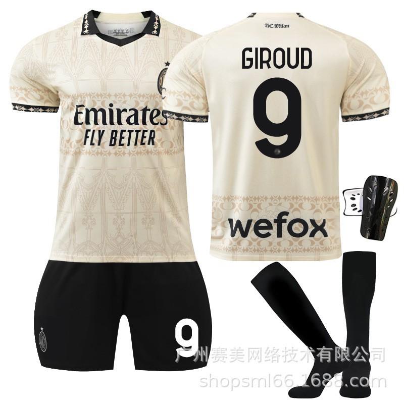 2324AC Milán Fotbalový dres pro čtyři hráče č.. 9 Giroud 10 Leo 11 Ibrahimovic 22 Kaka Sada dresů