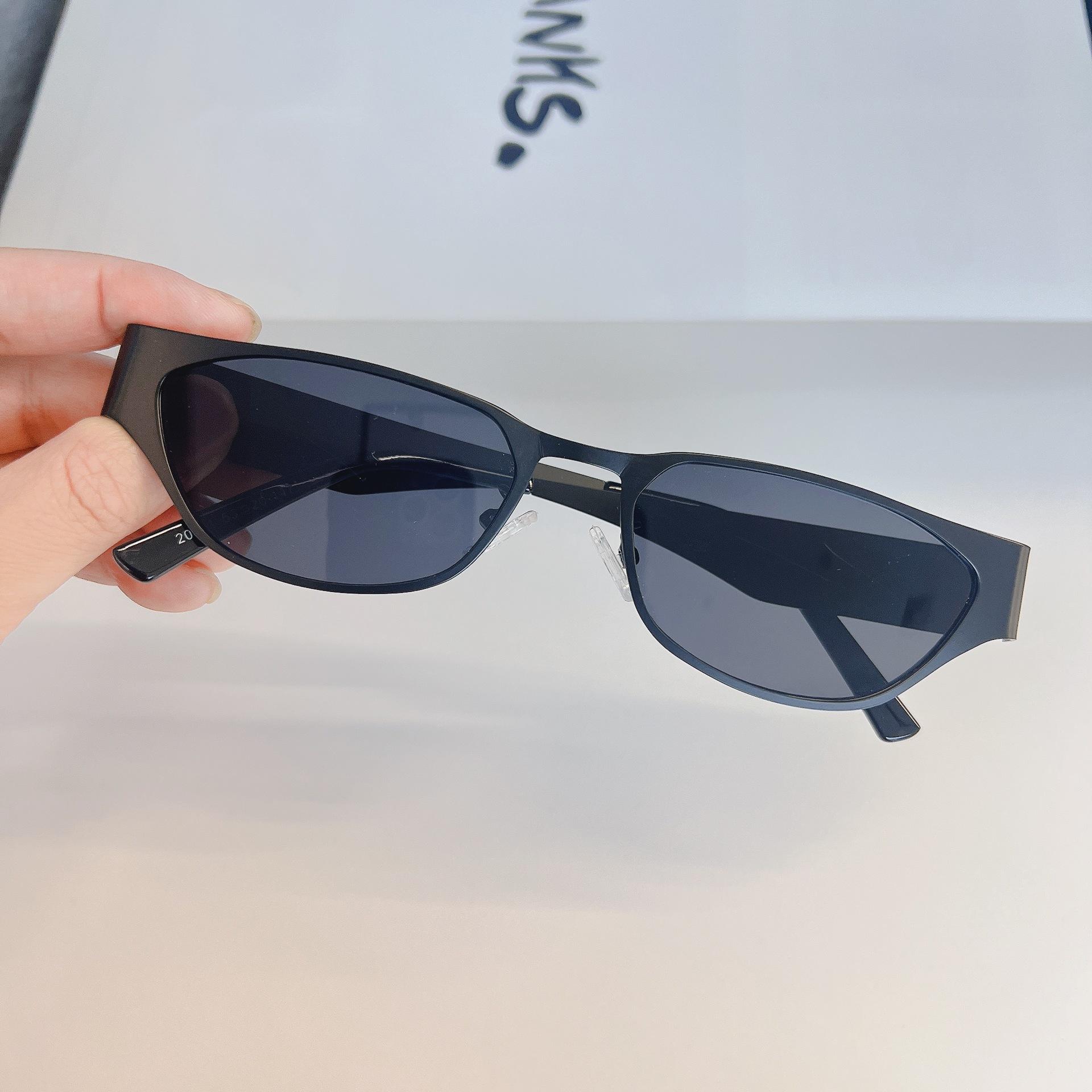 

Korean Fashion Sun Glasses for Women UV Protection Vintage Retro Ladies Sunglasses Men Sun Glass