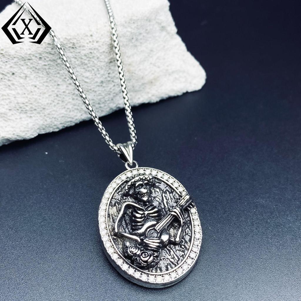 Xiweier Schwarzer Totenkopf Anhänger Halskette - Unisex Retro Mode Trend