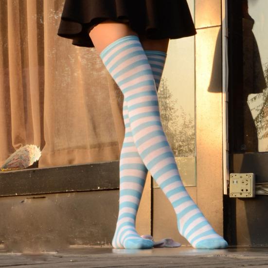 Herbst Winter Damen Gestreifte Oberschenkelhohe Elastische Warme Über dem Knie Lange Socken