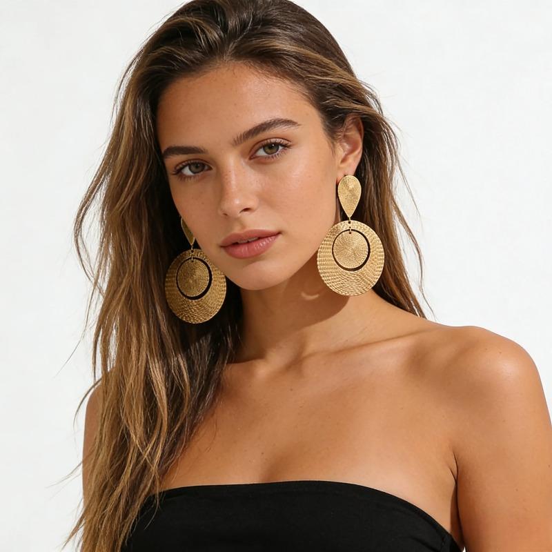 Pair of Oversized Geometric Spiral Texture Retro Metal Hoop Earrings for Ladies Party Attention-Grabbing Jewelry Accessory