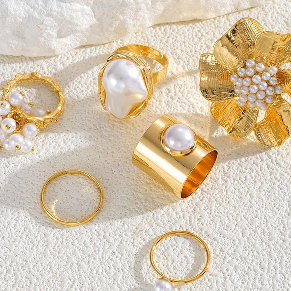 6 Stück Blumen-Imitationsperlenringe für Damen Elegante Geometrische Unregelmäßige Goldfarbene Ring-Sets Weiblicher Tägliche Kleidung Party Schmuck