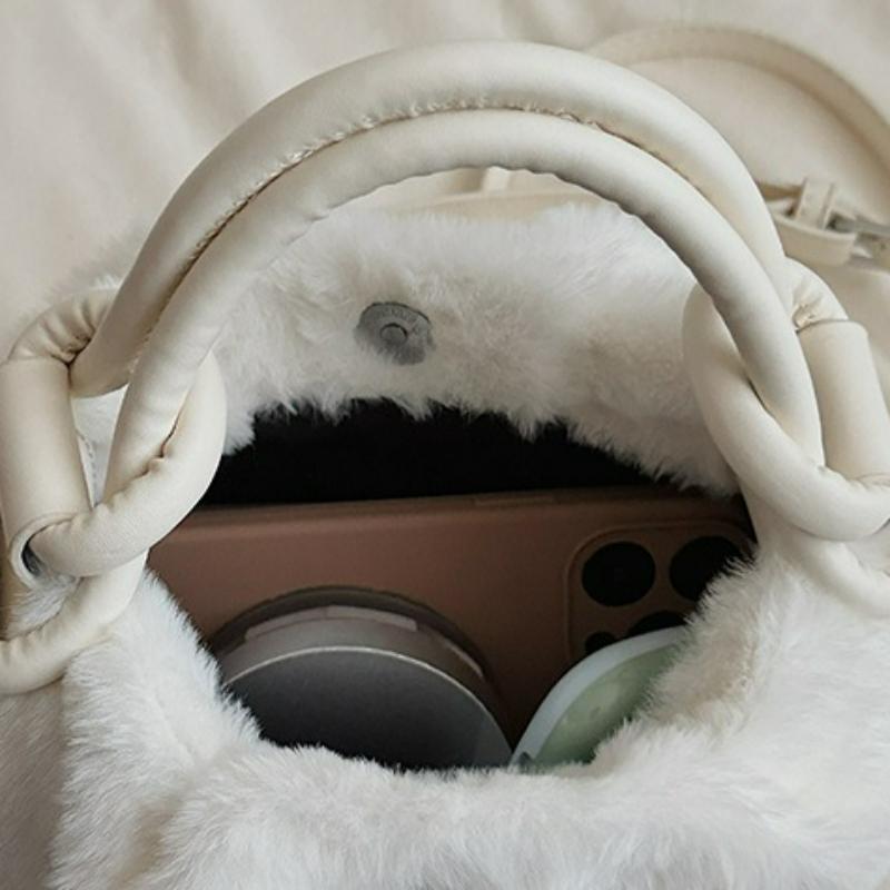 Winter Korean Style Fluffy Crossbody Bag Fashiable Women Causal Versatile Shoulder Bag Furry Simple Texture Handle Storage Bag