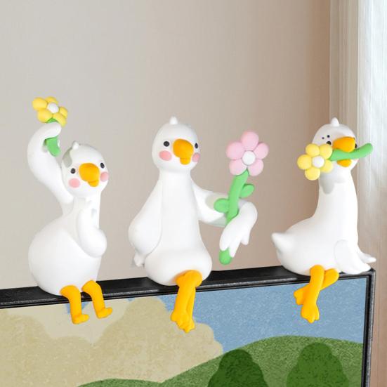Arbeitsplatz Dekoration Harzente Dekoration für Schreibtisch Auto Armaturenbrett TV Monitor, Mini Anhänger Figur, Niedliches Blume haltendes Ornament, Verspieltes Geschenk