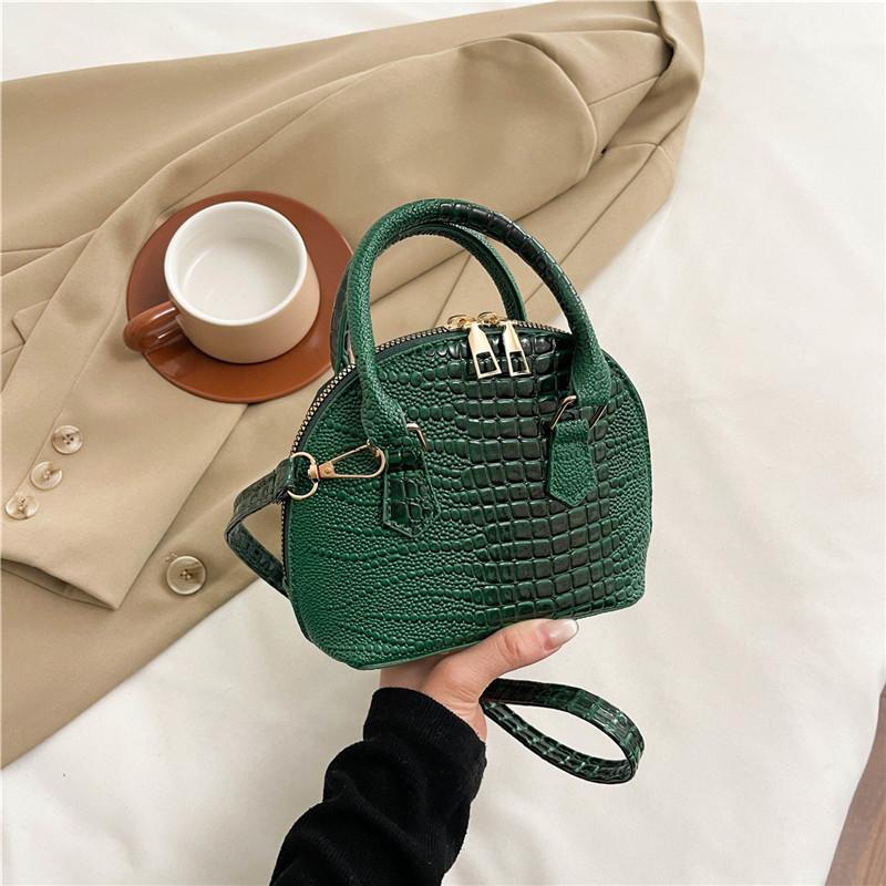 

В этом году популярная сумка-мессенджер модная корейская версия универсальной сумки ins 2025 новая текстурная сумка-ракушка в иностранном стиле зелёный