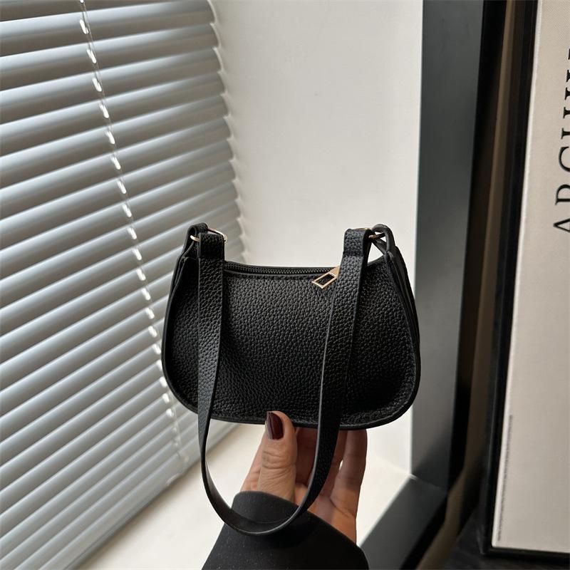 

Стильная новая красивая однотонная простая повседневная текстурная сумка через плечо для поездок на работу, портативная подмышечная сумка для женщин чёрный