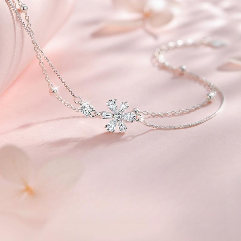 Sakura Bracelet Women's Light Luxury Niche Design Bracelet Hand Jewelry for Girlfriend's Valentine's Day Birthday Gift