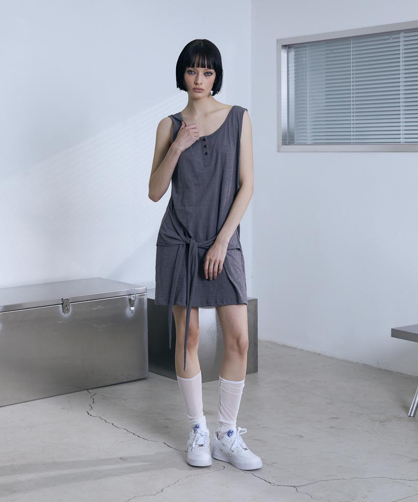 Bunteu Henley Neck Tie Mini Dress (Charcoal)