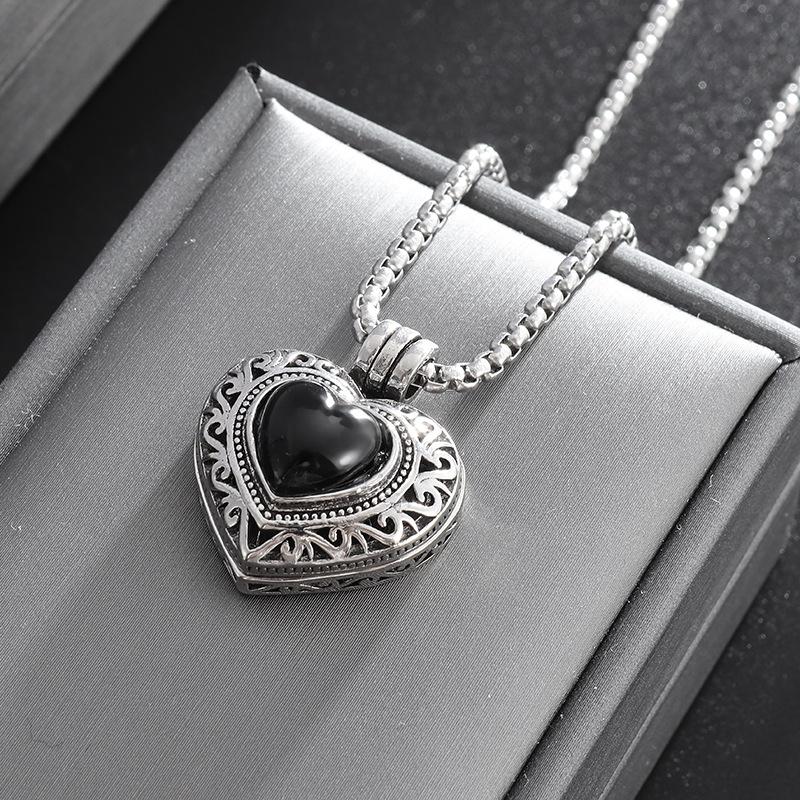 Romantic Love Hollow Box, High-end, Fashionable and Light Luxury Jewelry, Openable and Closable Pendant Necklace