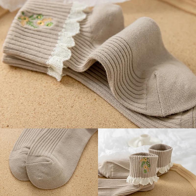 New Women's Lace Lace Socks Cute Middle Socks Flower Embroidered Fashion Socks Japanese Style Small Fresh