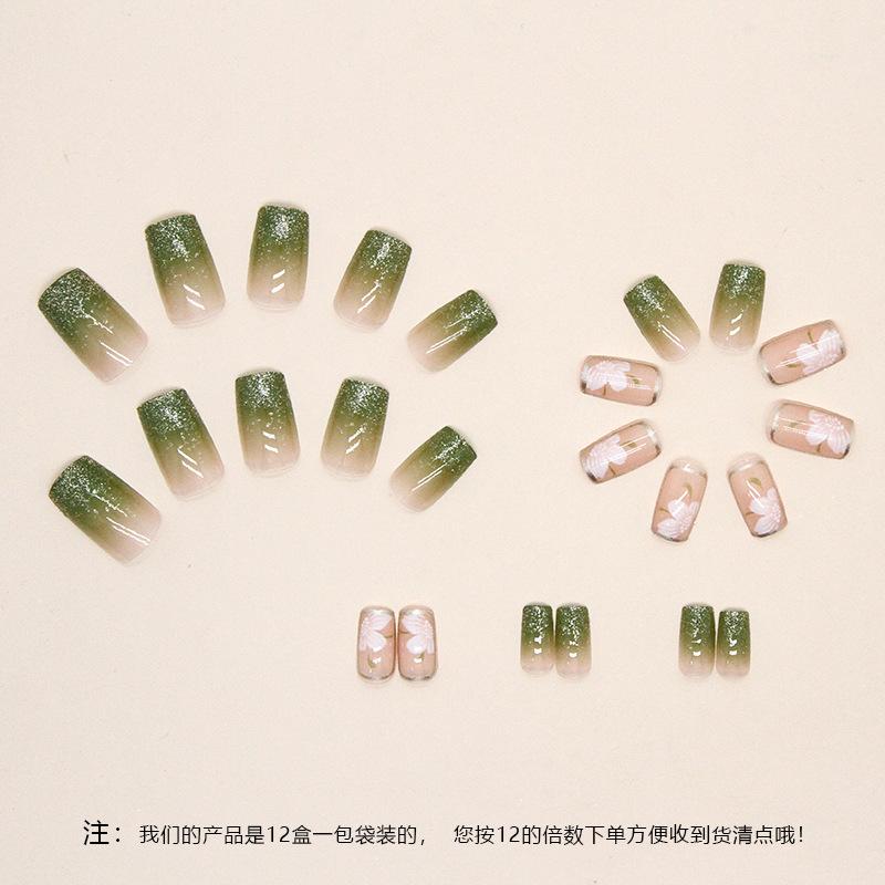 24 Pcs Romantic Gradual Change Glitter White Camellia Manicure with Fresh and Elegant Green Natural Wear Nail Piece