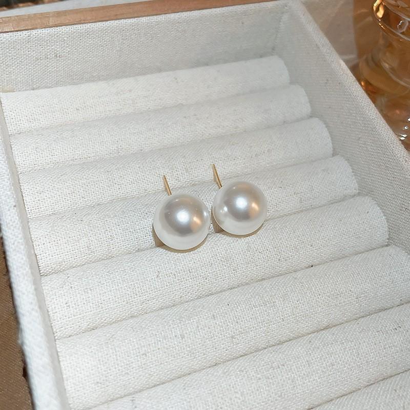 Simple Versatile Pearl Earrings Fashion Personality Stud Earrings Temperament Earrings Women
