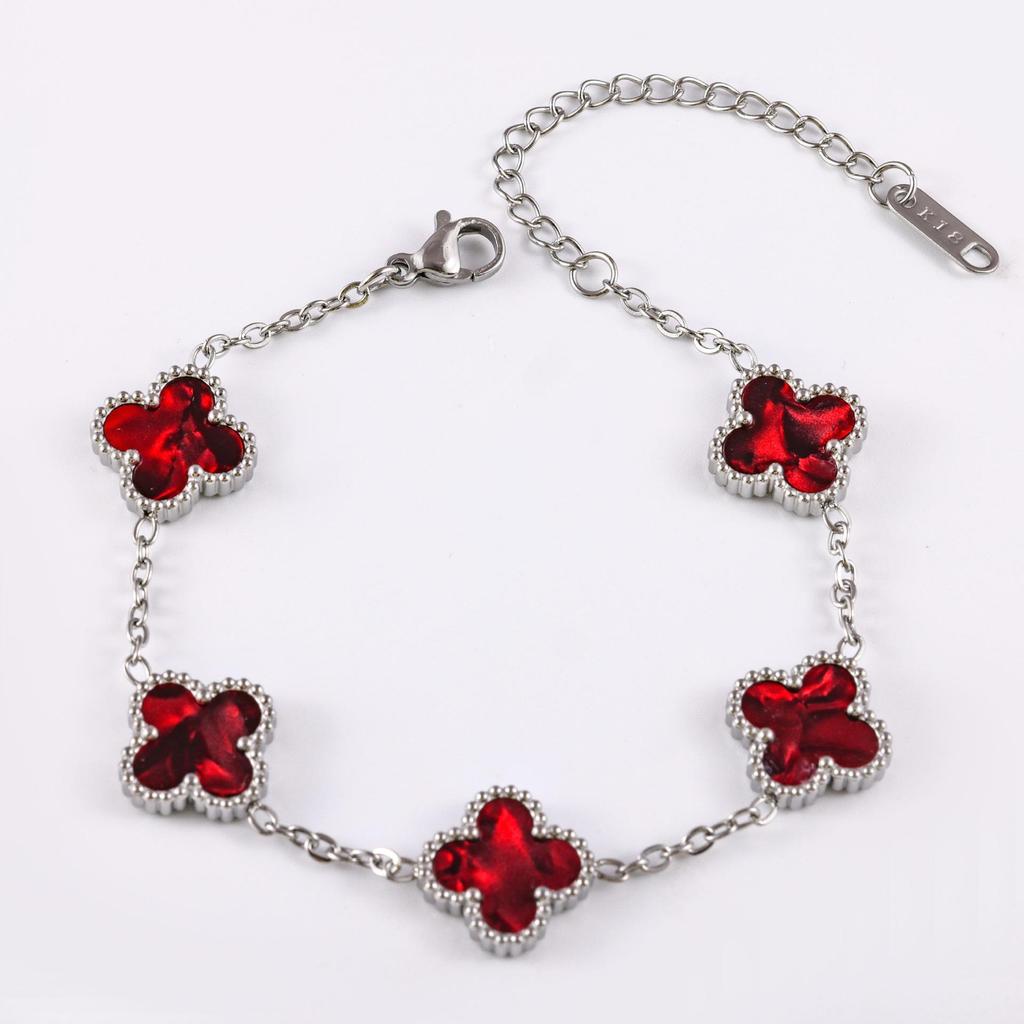 Lucky Four-Leaf Clover Silver Bracelet: Non-Fading Titanium Steel, Colorfast, Fashionable, Versatile.