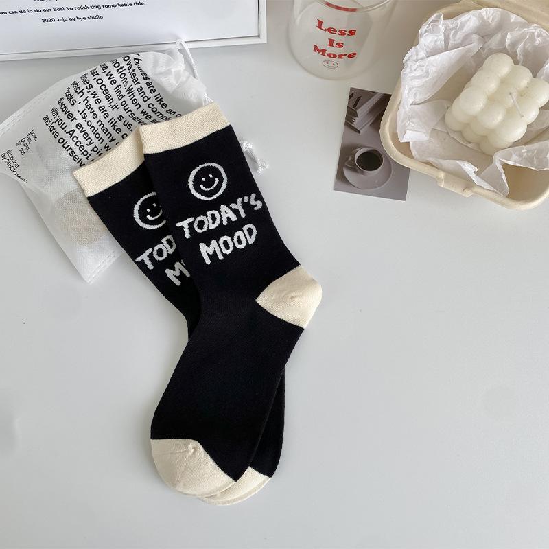 

Носки с буквами, женские носки средней длины, японские базовые носки контрастных цветов, модные носки, корейские универсальные носки из чесаного хлопка One Size чёрный