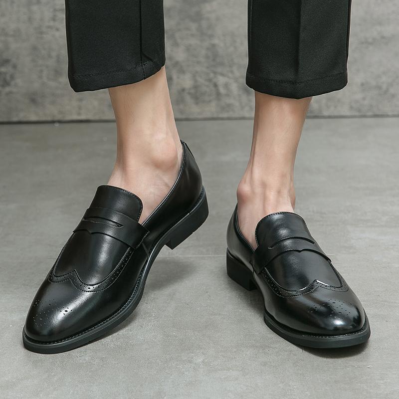 FashionMen Dress ItalianLeather Shoes Slip on Fashion Men Business Leather Moccasin Glitter Formal Male Shoes Pointed Toe Shoes Men2024