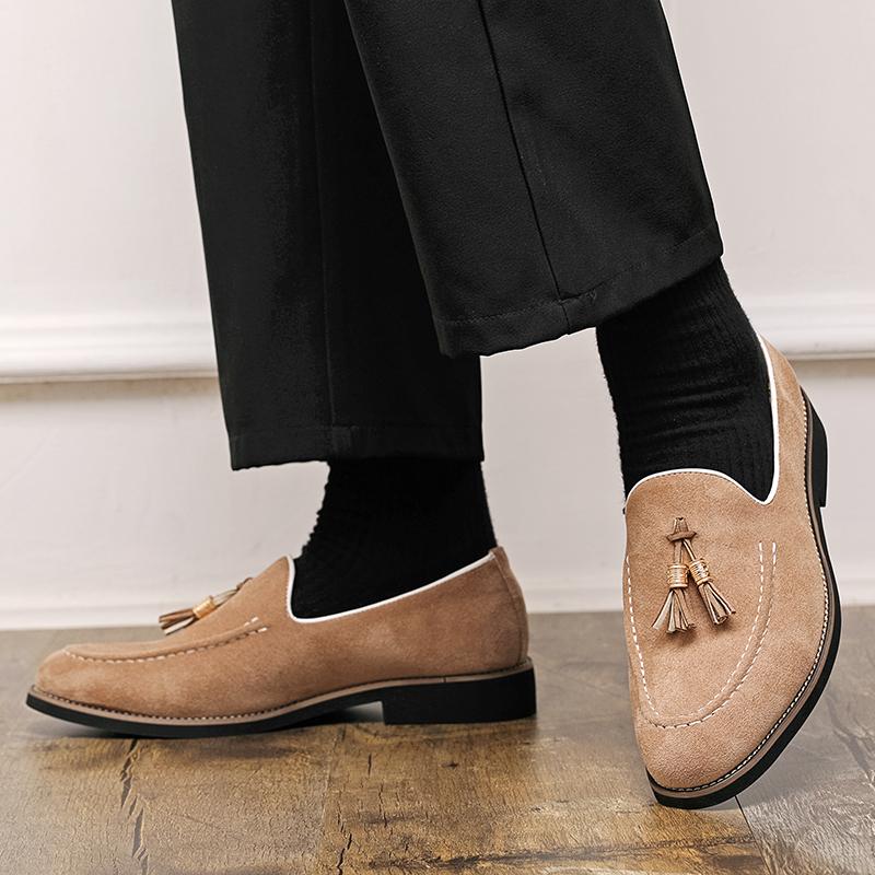 Fashion Fashion Brand Mens Tassel Suede Slip on  Driving Shoes Designer Mens Moccasins Retro Pointed Banquet Social  one legged   Shoes