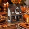 Kürbishaus Miniatur, Harz Herbsternte Dekoration mit handgeschnitzter Kacheltextur und Kürbisdetails, Retro Britisches Holzhaus für Halloween