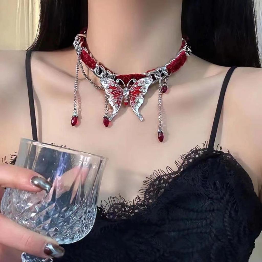 Red Velvet Butterfly Tassel Necklace, Women's Sweet And Cool Temperament, Fashionable And Luxurious Design, Collarbone Chain