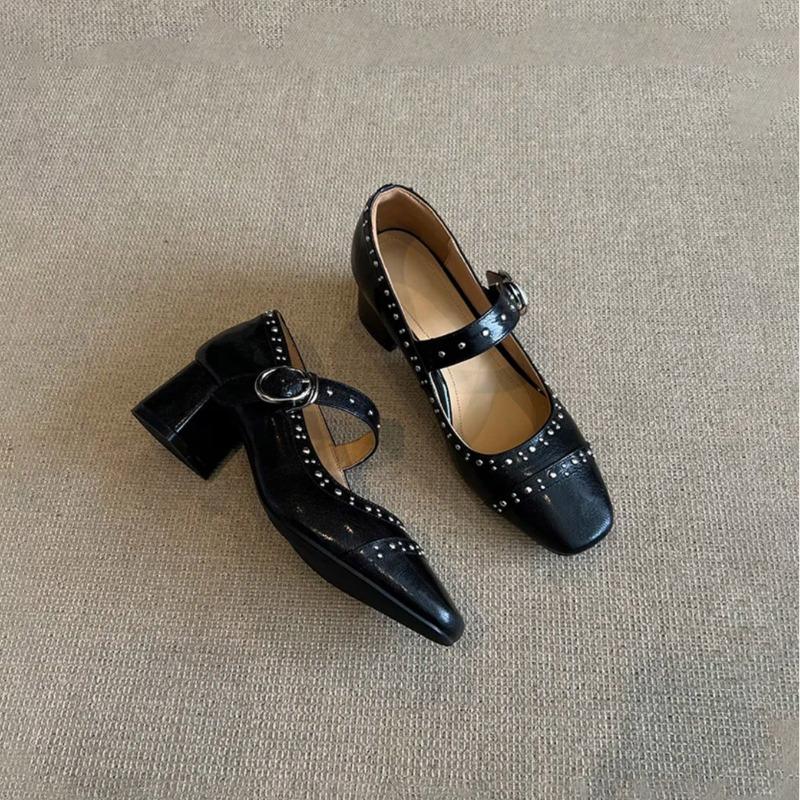 Versatile Rivet Commuter Shallow Mouth Single Shoes Women's Leather Thick Heel Retro Word Belt Mary Jane Shoes
