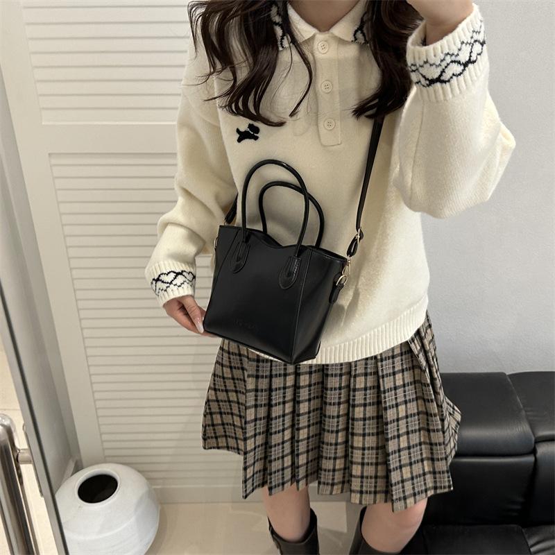 2025 new high-value fashionable bucket bag foreign niche women's shoulder bag fashion casual messenger bag
