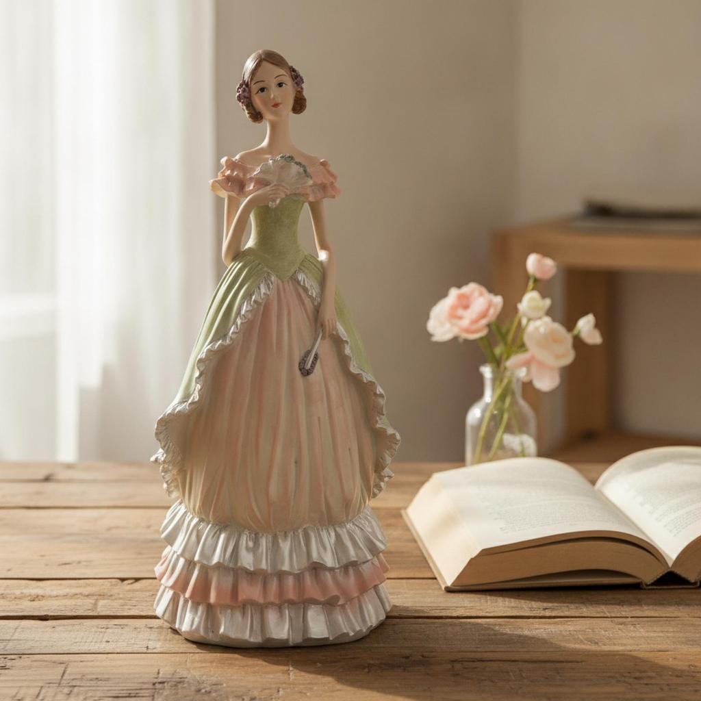 Elegante Statuetta Storica da Tavolo Vecchio Mondo Vintage Decorativa