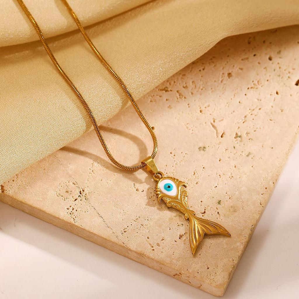 Amazon Beauty Hot-selling Stainless Steel Small Fish Pendant Necklace Personality Fashion High Quality Simple Fish Clavicle Chain