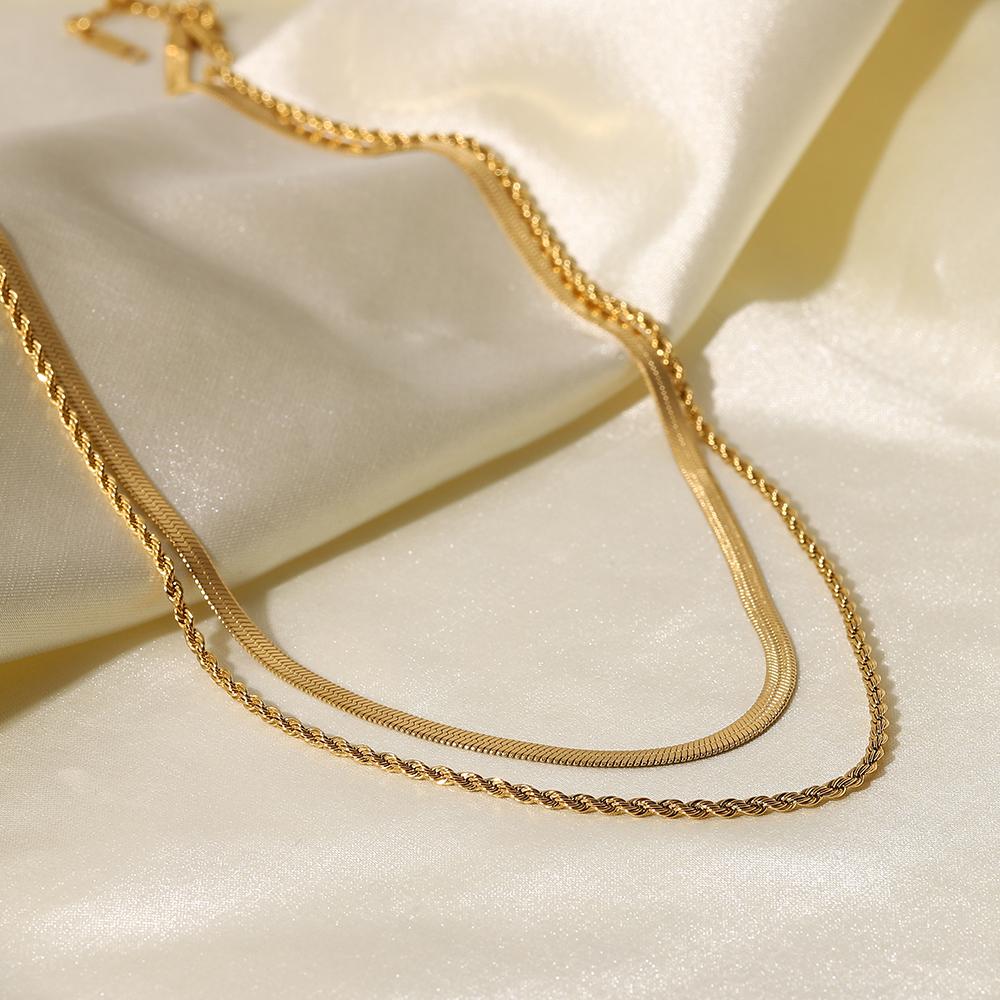 Uworld Gioielli Semplici Placcato Oro 18K Collana a Strati Catena Piatta Serpente Collana a Corda Serpente in Acciaio Inossidabile Regalo