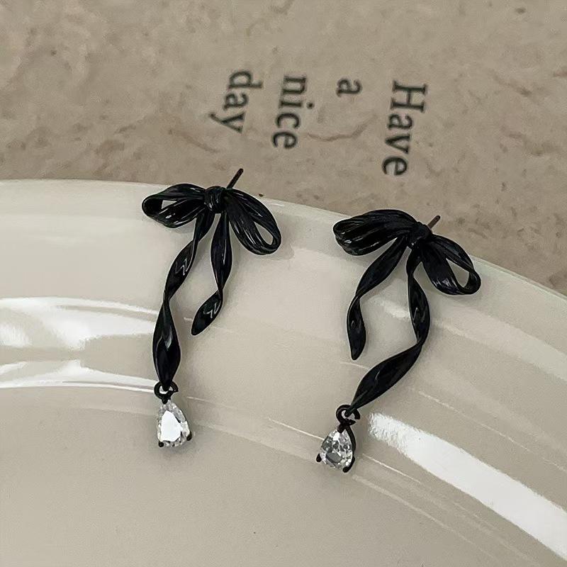 

Retro sweet and cute streamer ballet bow stud earrings silver needle simple temperament exquisite earrings 925 silver needle