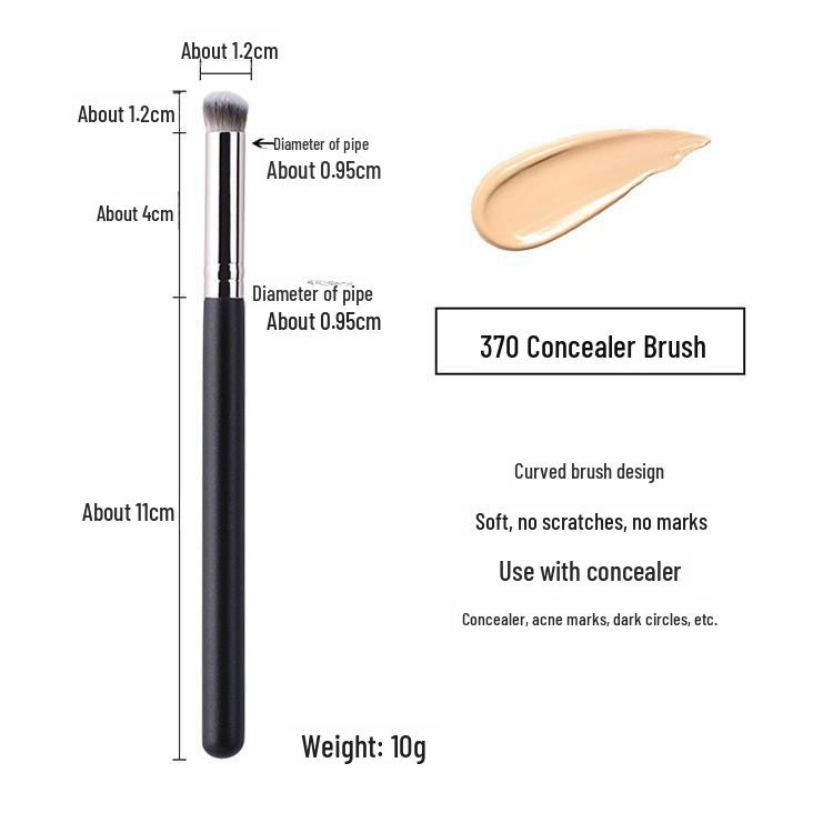 

Набор кистей: 270 и 370 кисти для консилера, 170 кисть для тональной основы — мягкий ворс для контуринга и макияжа.