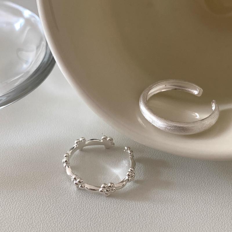 Korean Style Minimalistic Adjustable Floral Ring With Geometric Design For Women