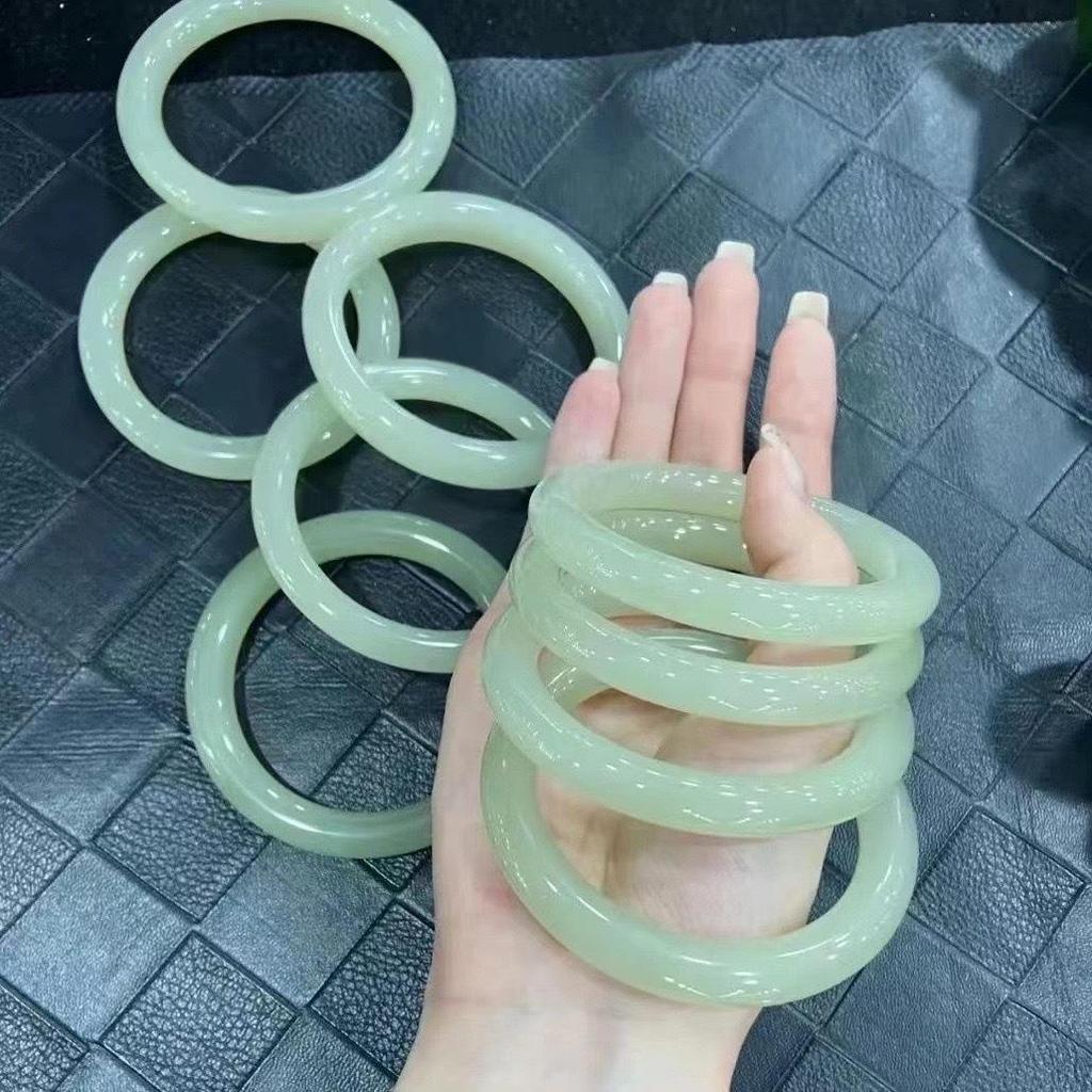 Inspirowana Xiaohongshu Chińska Stylistyka Zielona Szklana Bransoletka z Kwiatami – Świeża, Uniwersalna i Bajkowa