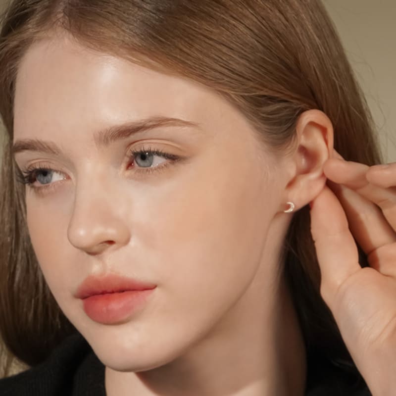 JEWNEL (1+1)Silver925 Simple Cubic Moon Labret Piercing