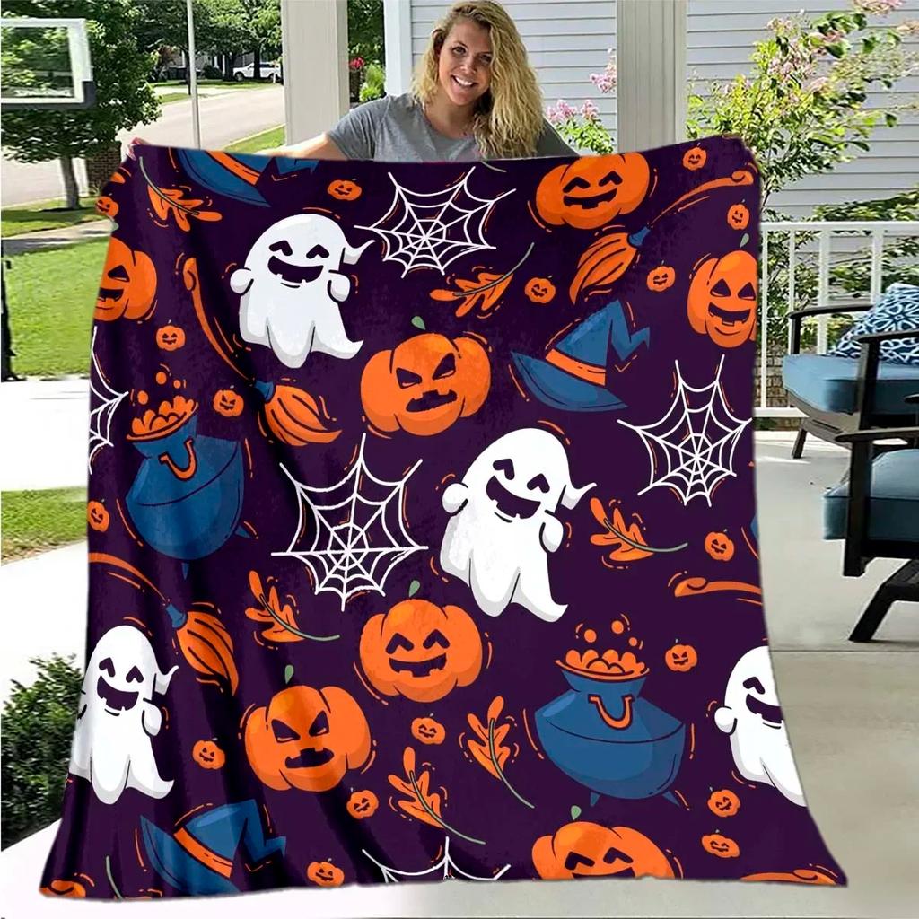 Halloween Bat Pumpkin Lantern Print Flannel Blanket Soft Warm Lightweight Cozy Fluffy Throw Blanket for Boys Girls Festival Gift