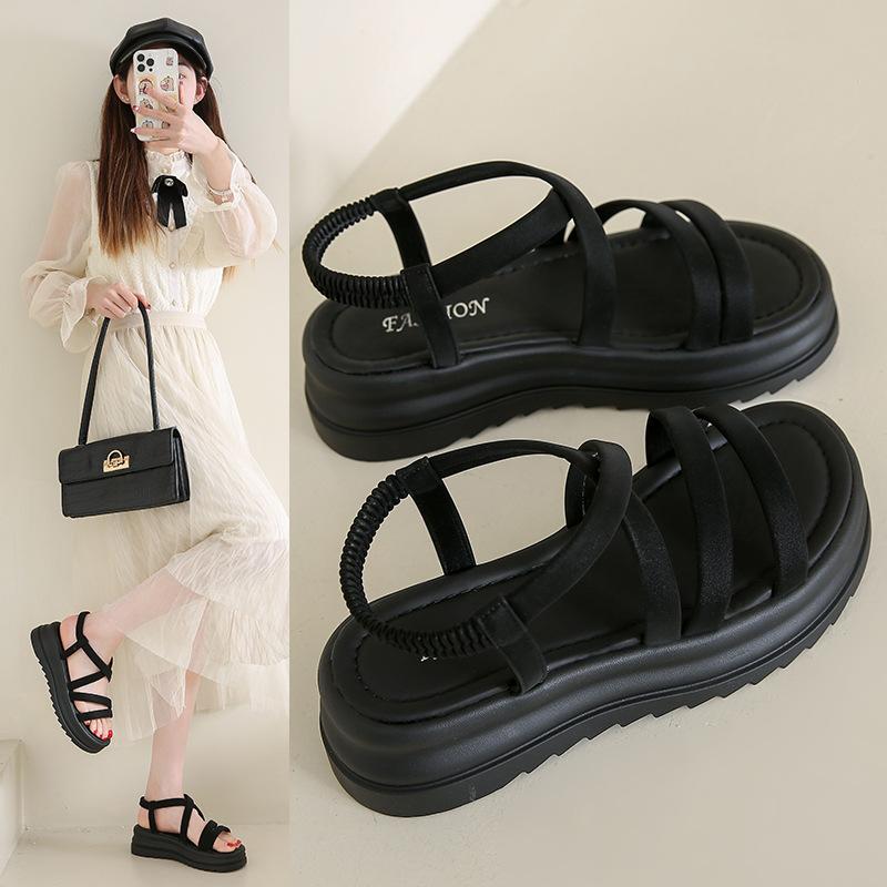 Sandals female 2025 summer new fairy wind round head cross belt casual muffin platform fashion beach roman shoes