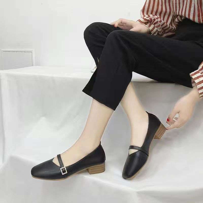 2025 Summer New Flat-bottomed Non-slip Soft Leather Single Shoes Doudou Shoes One-pedal Beef Tendon Soft-soled Middle-aged and Elderly Mother Shoes