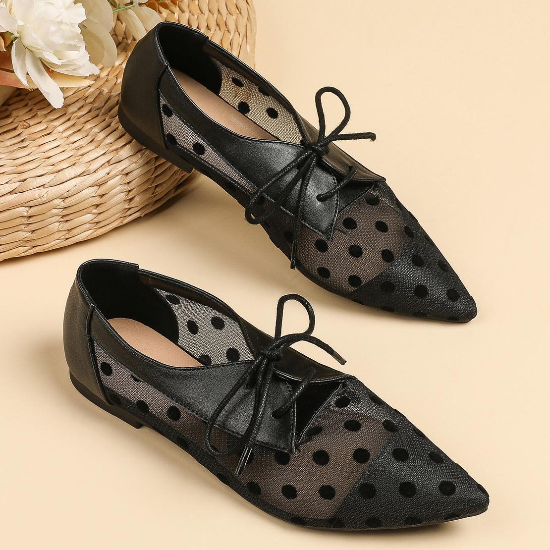 

Модные туфли-лодочки в горошек из кружева для женщин с острым носком на шнуровке, летняя обувь, дышащие сетчатые лоферы, женские мокасины с вырезами, большой размер 43 35 чёрный