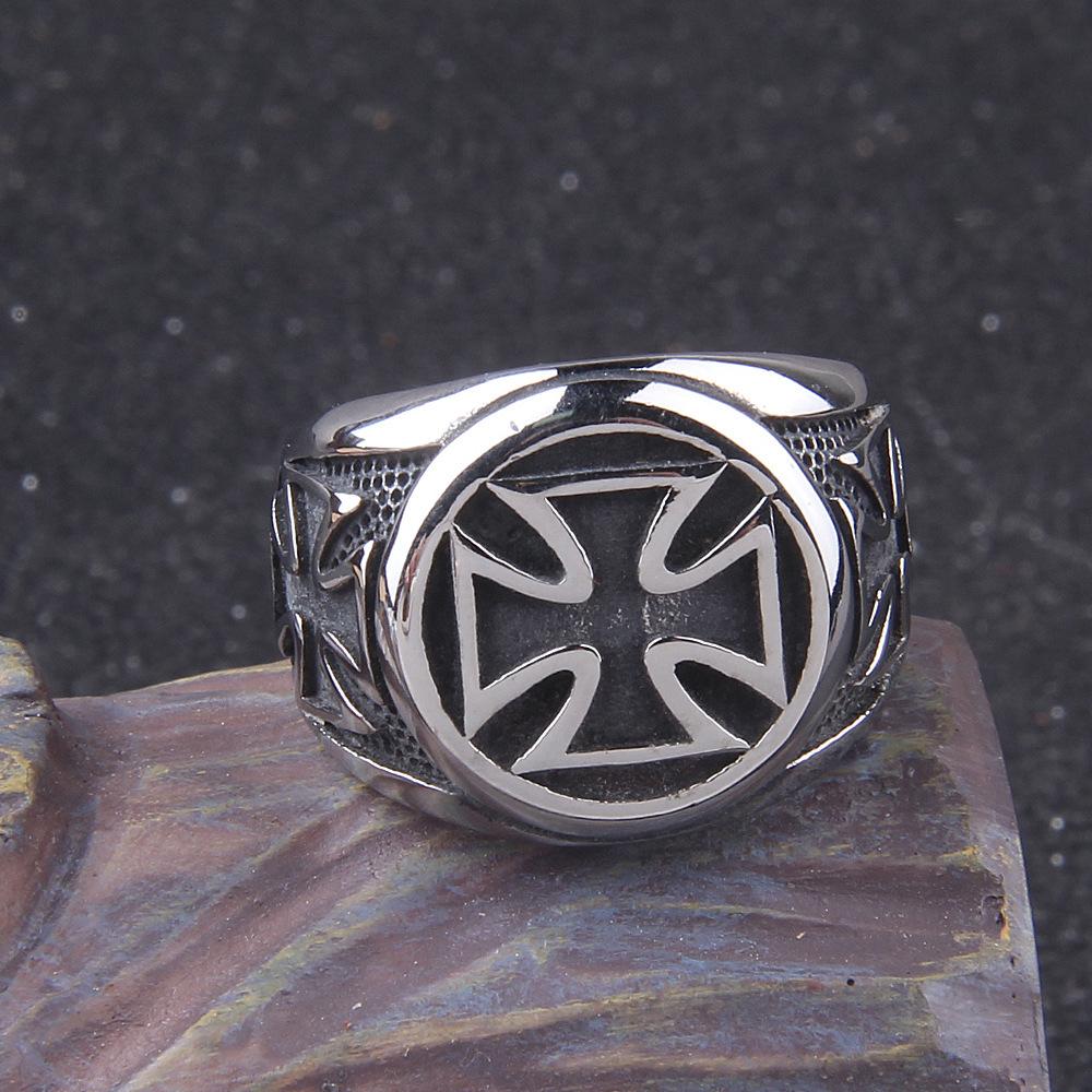 Unisex Edelstahl Kreuzring - Schlichtes personalisiertes rundes Design - Ölgefinishte trendige Accessoires