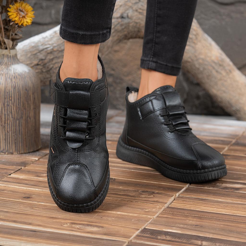 Women's shoes, women's casual shoes, waterproof, fleece, thickened warm cotton boots, new style anti-slip leather shoes