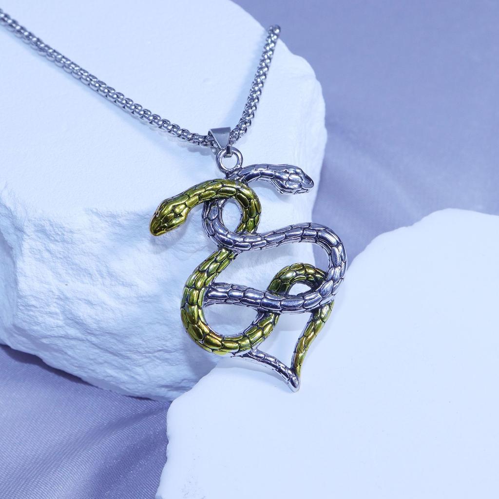 New Retro Snake Shape Sweater Necklace Jewelry Light Luxury Pendant